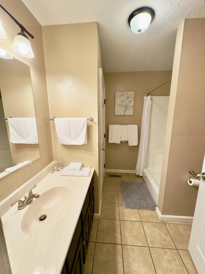 Cozy 2 Bedroom Townhouse Near Lake And Restaurants Guntersville Eksteriør billede